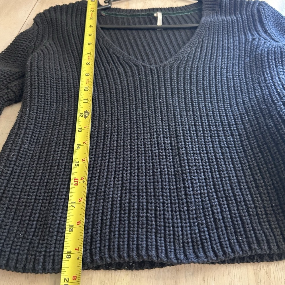 Free People Black Knit Sweater Sz XS Flare Sleeve Gothic Dark Romantic V Neck - Picture 8 of 11